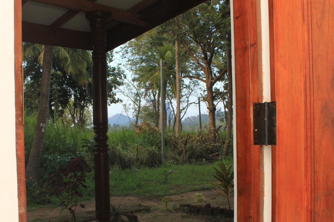 Sigiriya Hillside View Villa Esterno foto